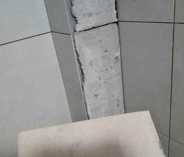 卢氏瓷砖空鼓维修公司分享下厨房瓷砖脱落的补救措施。